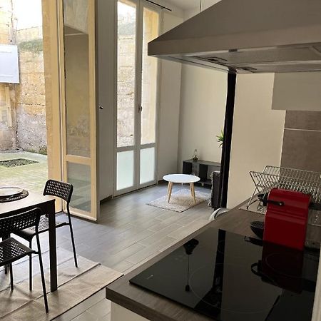 Studio Plein Coeur De Libourne Appartamento Esterno foto